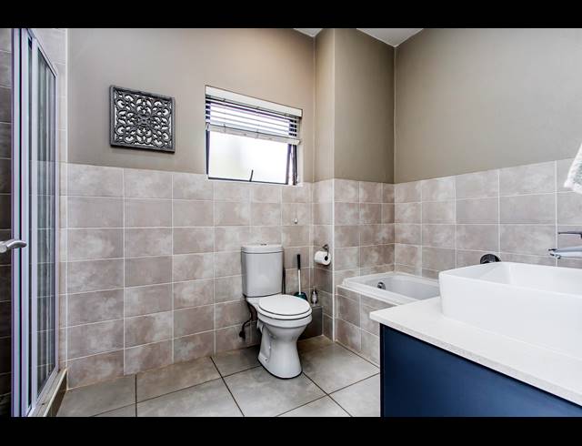 2 BEDROOM APARTMENT TO LET IN HYDE PARK